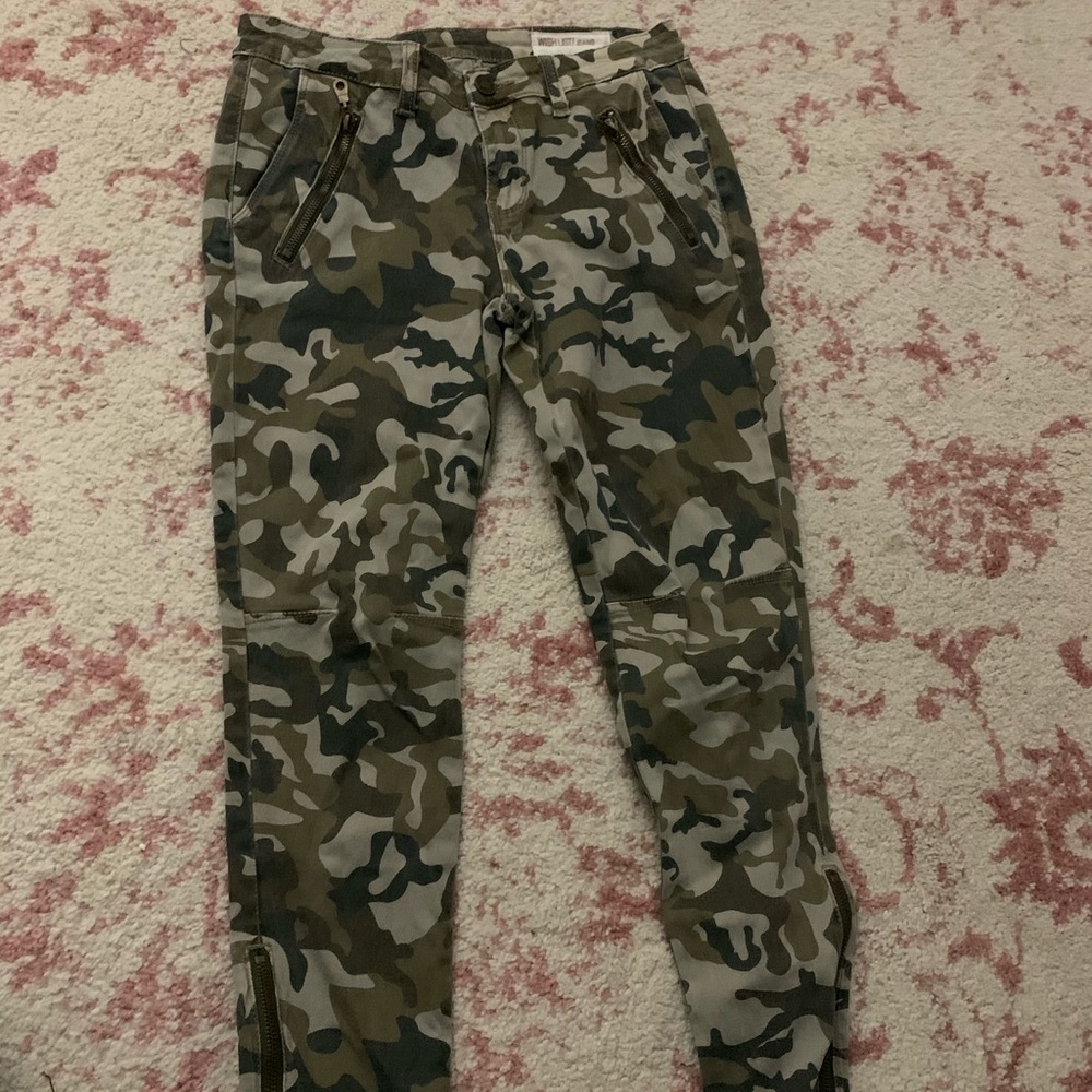 Camo pants size medium